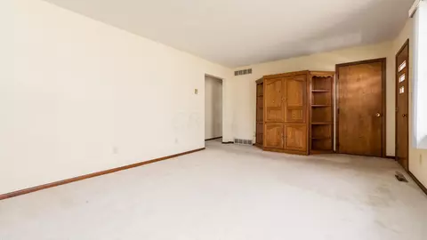 Living - 40 W 9th St, Dresden, OH 43821 photo 1 of 2