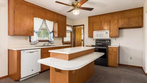 Kitchen - 40 W 9th St, Dresden, OH 43821 photo 4 of 7