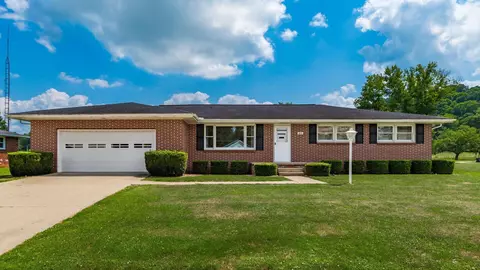 40 W 9th St, Dresden, OH 43821
