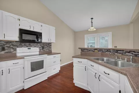 2496 Bainstone Ct, Grove City, OH 43123 photo 4