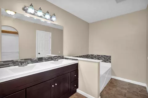 2496 Bainstone Ct, Grove City, OH 43123 photo 16