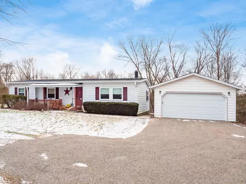 8090 Ridge Rd, Zanesville, OH 43701