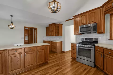 Kitchen - 7525 Buckeye Trl, Circleville, OH 43113 photo 3 of 5