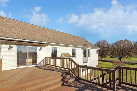 Exterior - 7525 Buckeye Trl, Circleville, OH 43113 photo 6 of 11