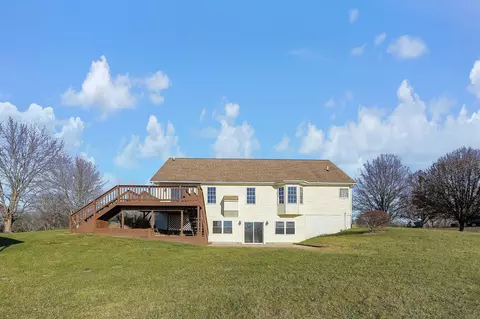 Exterior - 7525 Buckeye Trl, Circleville, OH 43113 photo 8 of 11