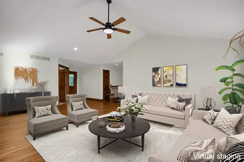 Living - 7525 Buckeye Trl, Circleville, OH 43113 photo 3 of 5