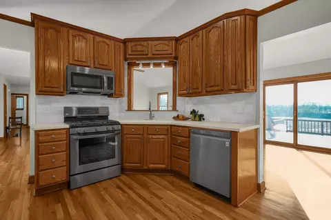 Kitchen - 7525 Buckeye Trl, Circleville, OH 43113 photo 2 of 5