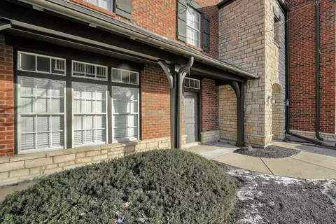6108 Inishmore Ln, Dublin, OH 43017