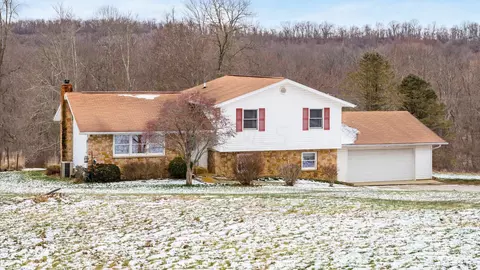 1055 W Union Rd, Norwich, OH 43767