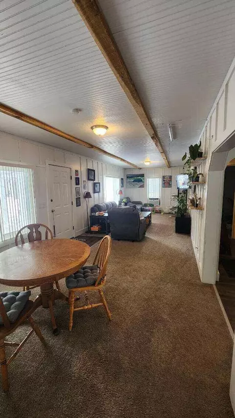 110 Vine St E, Edison, OH 43320 photo 4