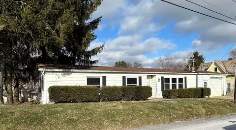566 W Brown St, New Lexington, OH 43764