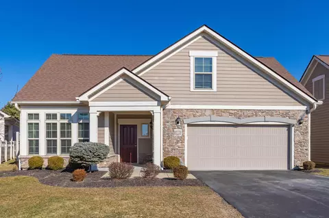 68 Park Knoll Pl, Powell, OH 43065