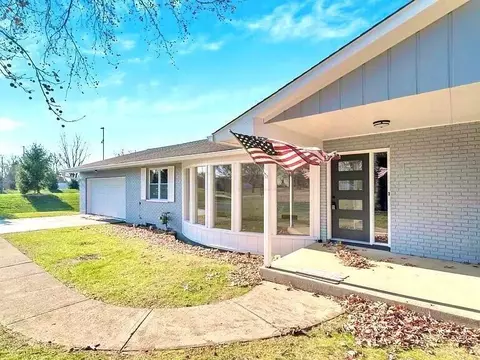 5385 Hoover Rd, Grove City, OH 43123