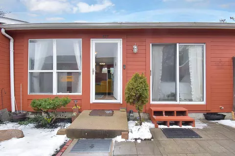 855 Pineway Dr, Columbus, OH 43085