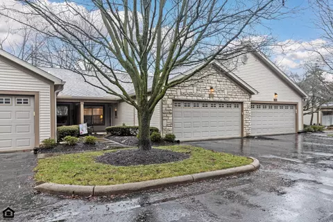 374 Crescent Ct, Westerville, OH 43081