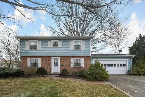 Exterior - 431 Holiday Ln, Circleville, OH 43113 photo 2 of 8
