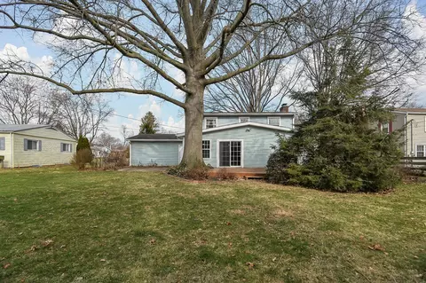 Exterior - 431 Holiday Ln, Circleville, OH 43113 photo 7 of 8