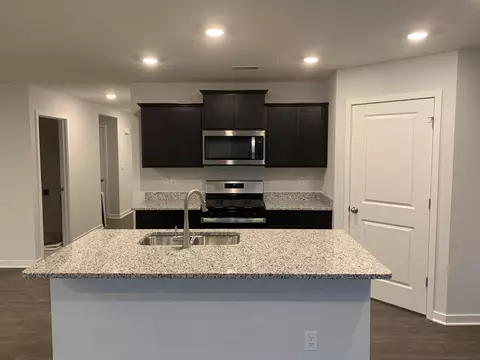 340 W Trinity Way S, Newark, OH 43055