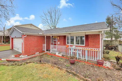 2227 Balmoral Rd, Columbus, OH 43229