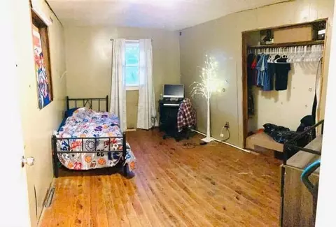 Bedroom - 134 Taft St, Jackson, OH 45640 photo 5 of 6
