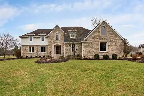 1953 Abbotsford Green Dr, Powell, OH 43065