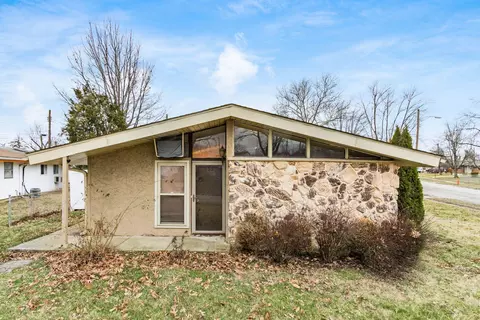 616 Holly Hill Dr, Columbus, OH 43228