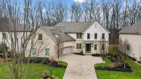 4380 Village Club Dr, Powell, OH 43065