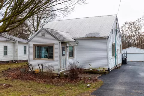 819 Charles St, Galion, OH 44833