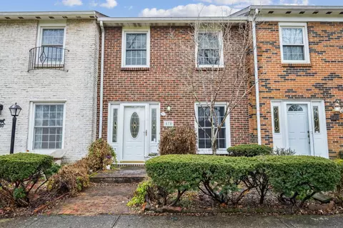 578 Dlyn St, Columbus, OH 43228