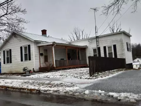 71 E Center St, Mount Gilead, OH 43338