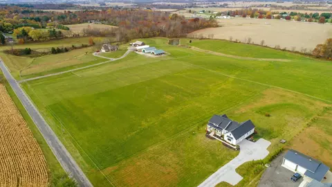 4597 Brook Rd NW, Lancaster, OH 43130