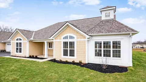 137 Narragansett Dr, Buckeye Lake, OH 43008