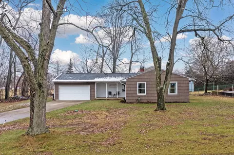 1901 Red Oak Dr, Lexington, OH 44904