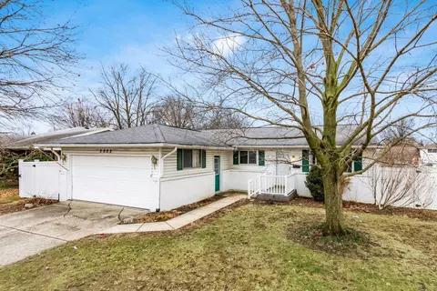 2022 Sharbot Dr, Columbus, OH 43229