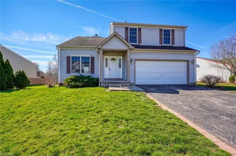1587 S Hunters Dr, Newark, OH 43055