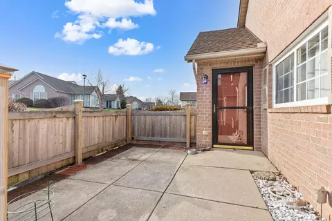 1942 Farmbrook Cir S #7, Grove City, OH 43123 photo 3