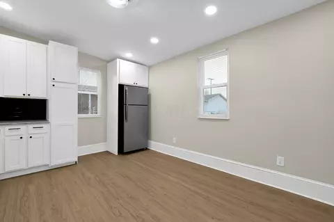 Kitchen - 845 E Wheeling St, Lancaster, OH 43130 photo 1 of 2