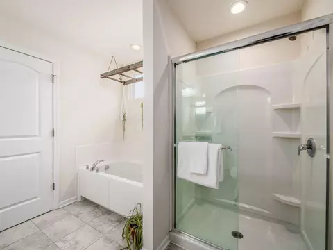 Bath - 854 Boulder Dr, Delaware, OH 43015 photo 5 of 5