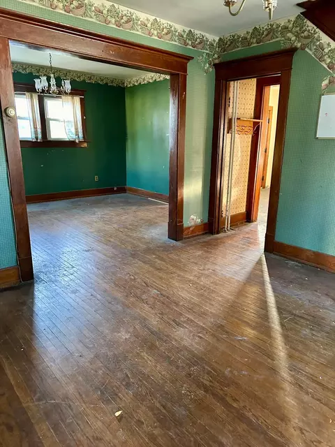 226 S Wayne St, Kenton, OH 43326 photo 2