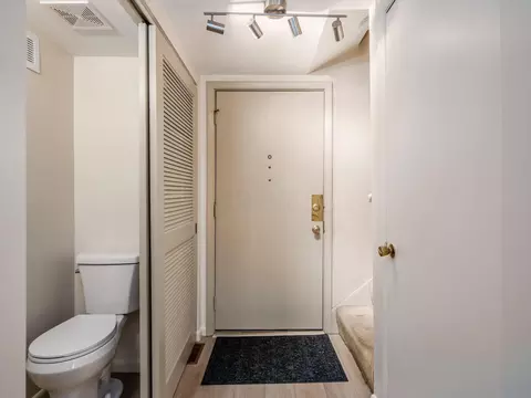 Bath - 255 E Kossuth St #A, Columbus, OH 43206 photo 1 of 2