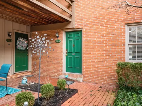 Exterior - 255 E Kossuth St #A, Columbus, OH 43206 photo 6 of 11