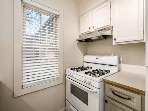 Kitchen - 255 E Kossuth St #A, Columbus, OH 43206 photo 1 of 2