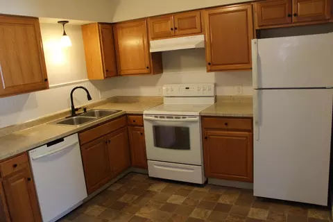 Kitchen - 113 Hamilton Ave, Hebron, OH 43025 photo 2 of 2