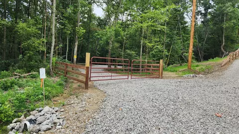 6658 Old State Rd #( 2), Crooksville, OH 43731