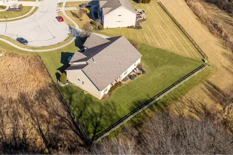 Exterior - 2270 Maple Leaf Cir, Blacklick, OH 43004 photo 12 of 13