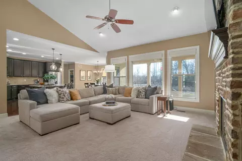 Living - 2270 Maple Leaf Cir, Blacklick, OH 43004 photo 5 of 8