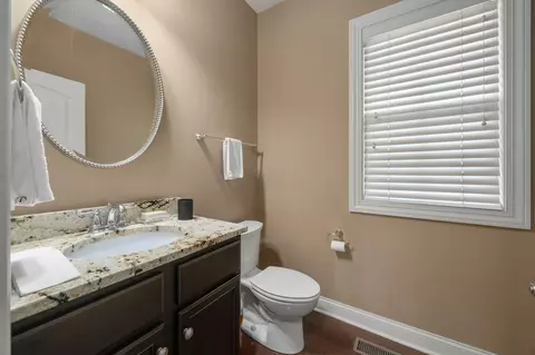 Bath - 2270 Maple Leaf Cir, Blacklick, OH 43004 photo 3 of 10