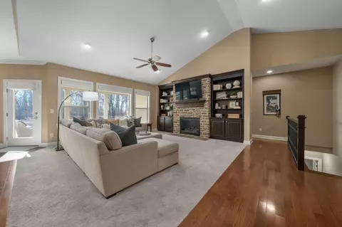 Living - 2270 Maple Leaf Cir, Blacklick, OH 43004 photo 1 of 8