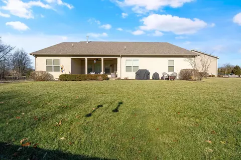 Exterior - 2270 Maple Leaf Cir, Blacklick, OH 43004 photo 8 of 13
