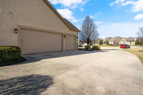Exterior - 2270 Maple Leaf Cir, Blacklick, OH 43004 photo 6 of 13